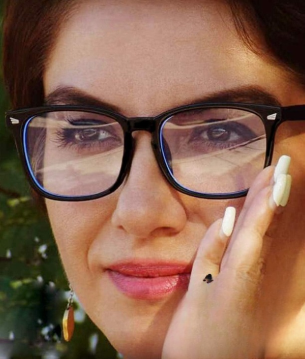 Classical  Glasses ,Premium transparent Glasses– Stylish & Versatile Eyewear For Men and Women - Image 4