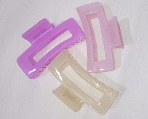 (Pack of 3) non breakable plastic catcher (random color)